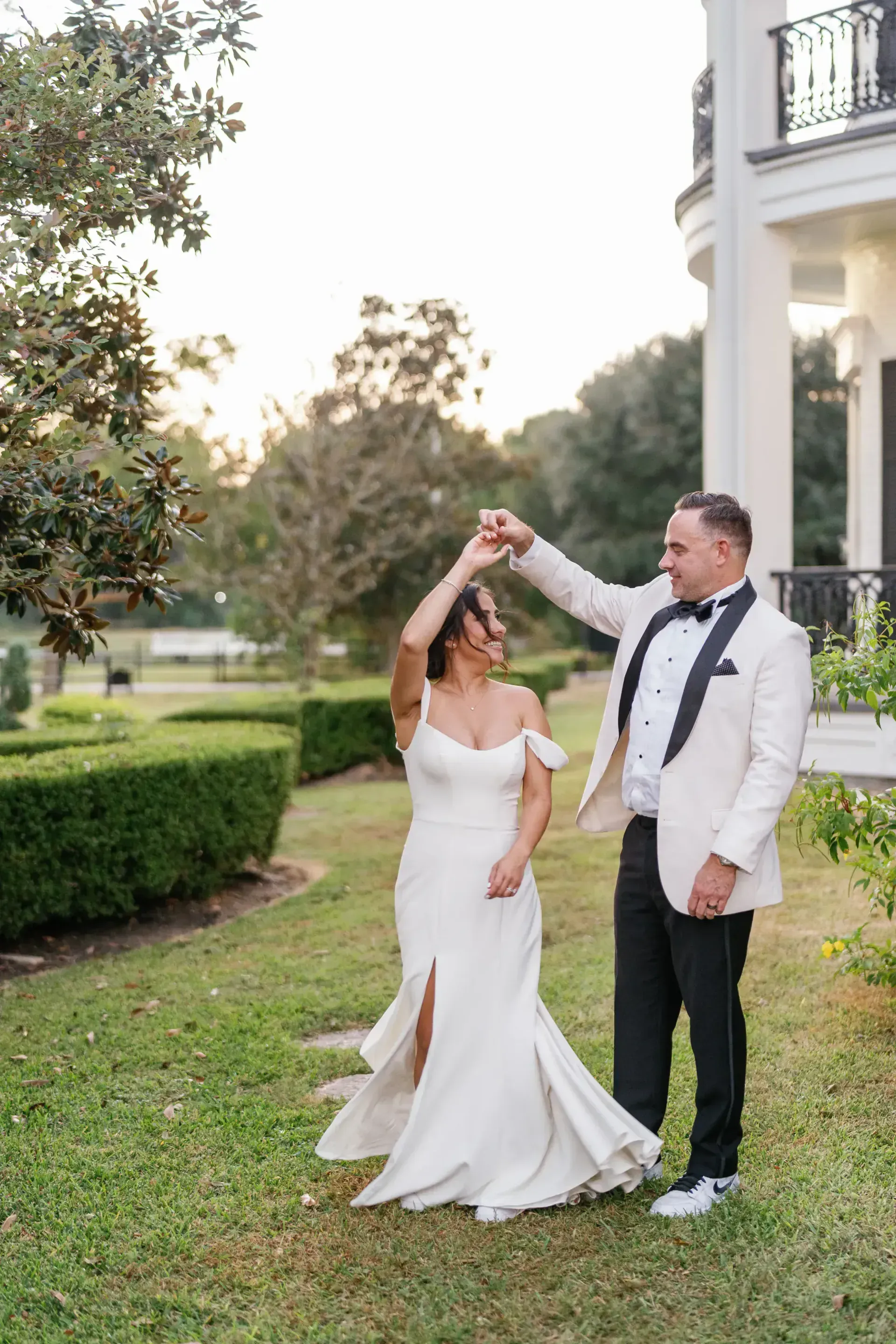 Wedding reception details at Horseshoe Bay lakeside venue