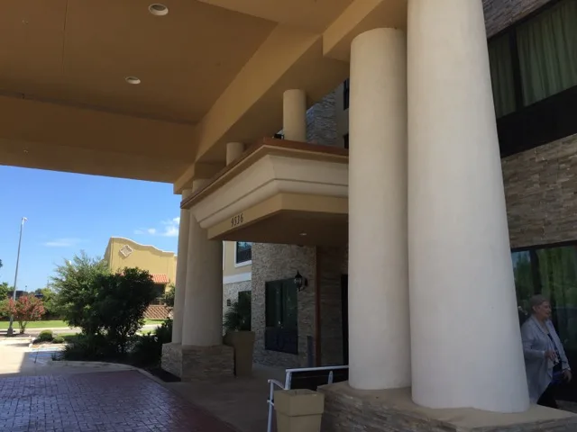 Hotel Stone Portico